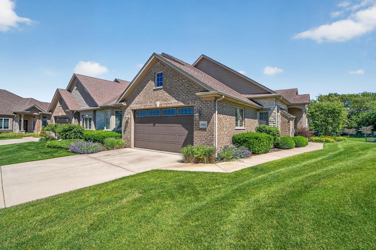 8967 Holland Harbor Cir., Frankfort, IL 60423