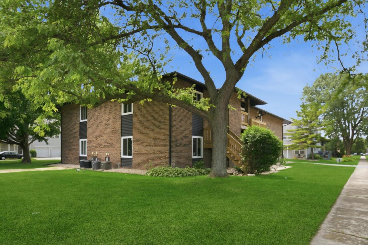 19409 Oakwood Ave. #E, Country Club Hills, IL 60478