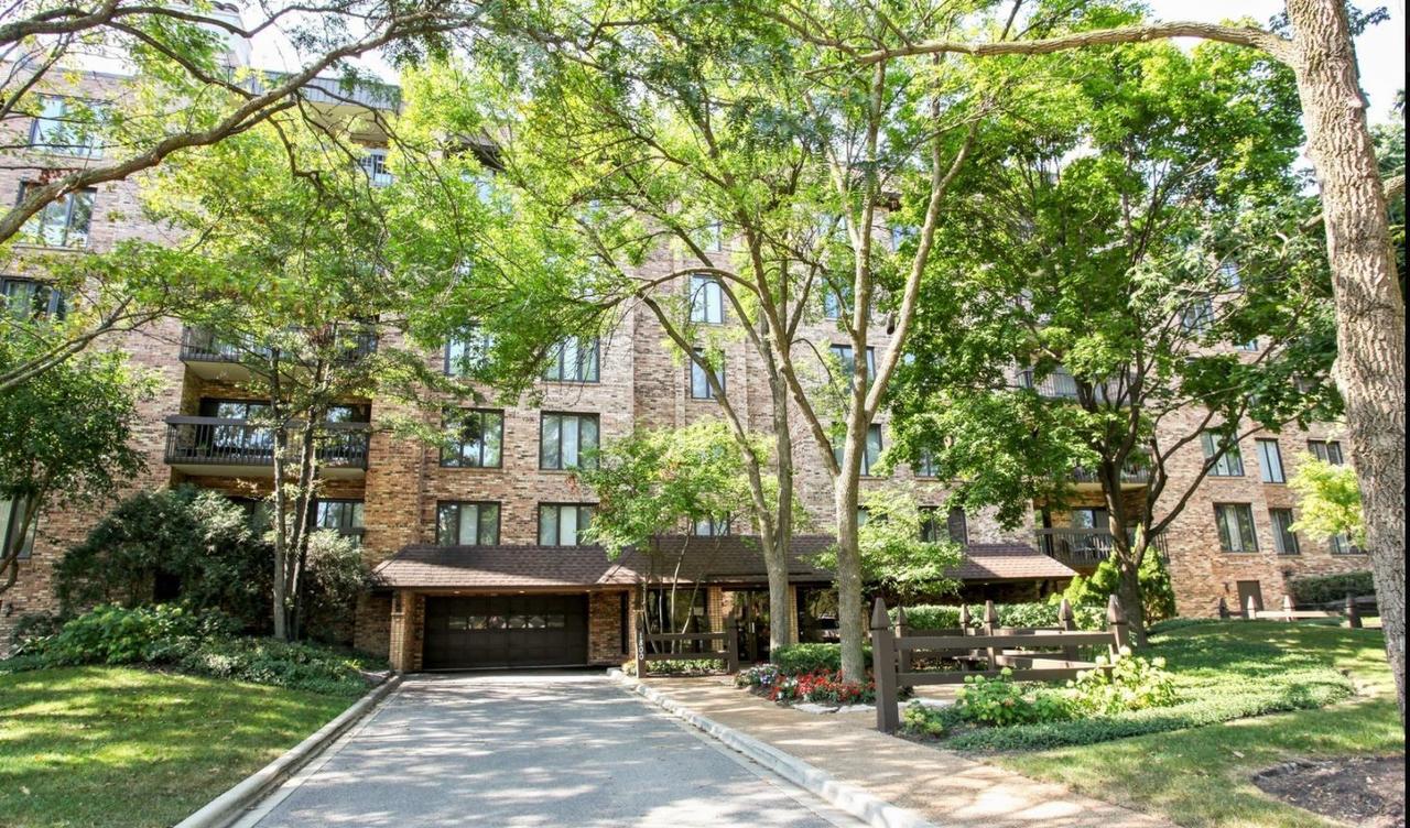 1800 Mission Hills Rd. #312, Northbrook, IL 60062