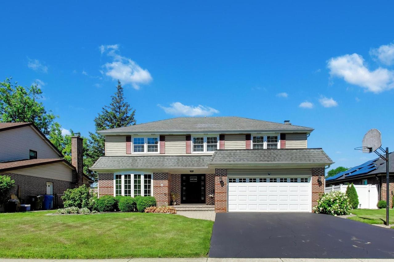 1722 N Burning Bush Ln., Mount Prospect, IL 60056