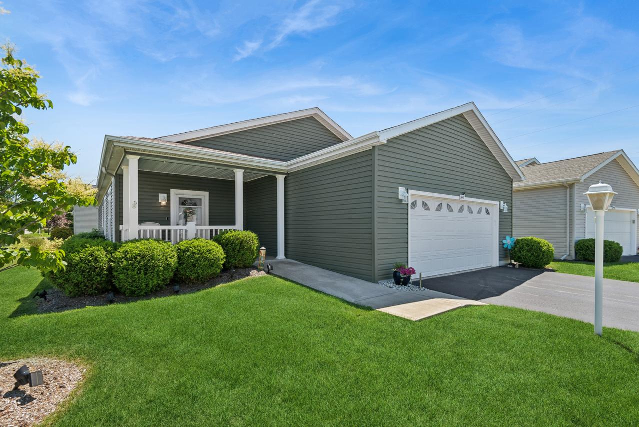 1441 Harvest Ct., Grayslake, IL 60030