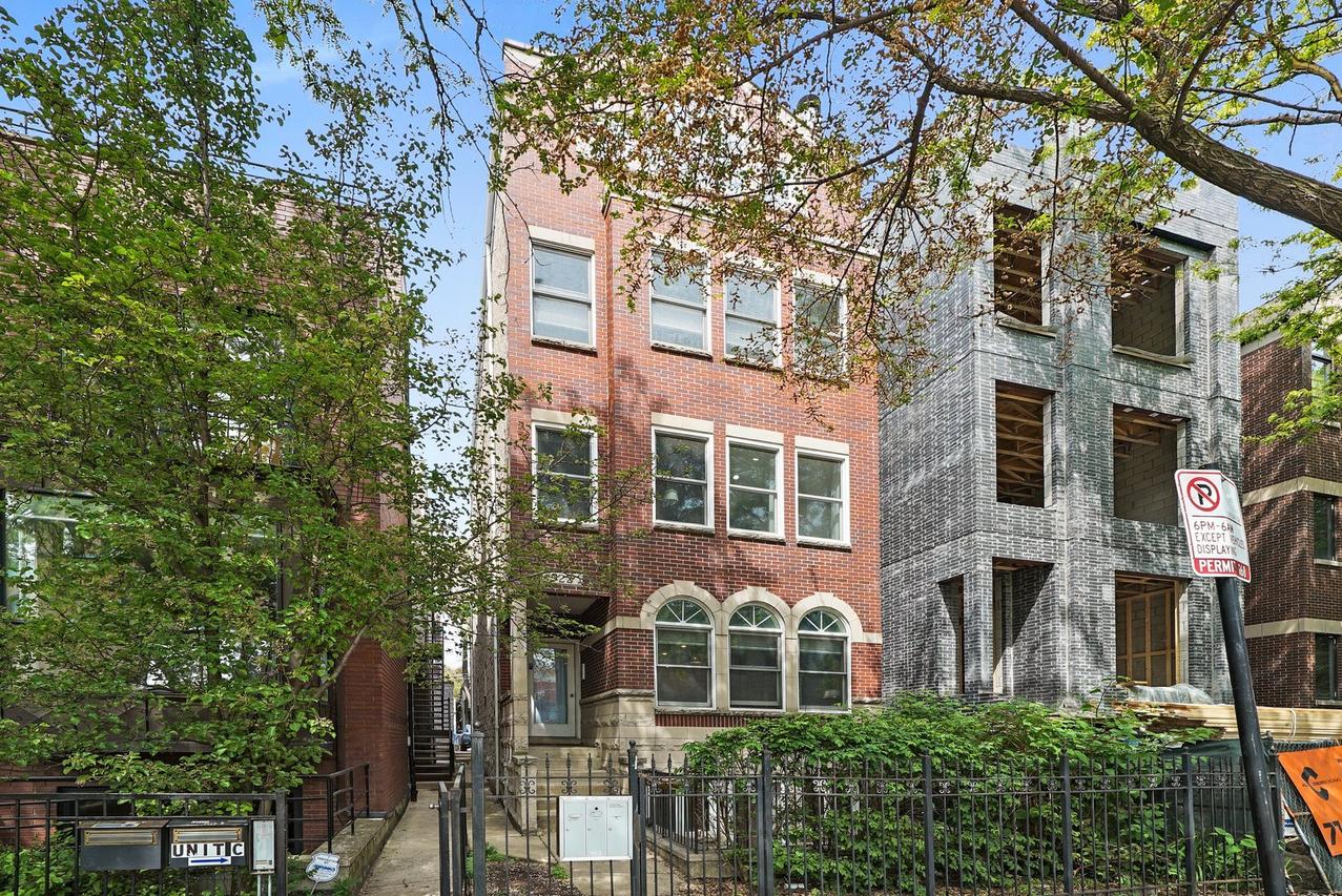 922 N Wood St. #2, Chicago, IL 60622