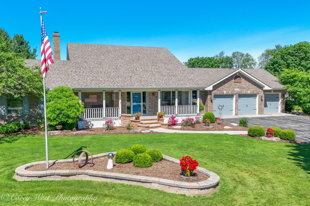 1545 Sunflower Dr., Sycamore, IL 60178
