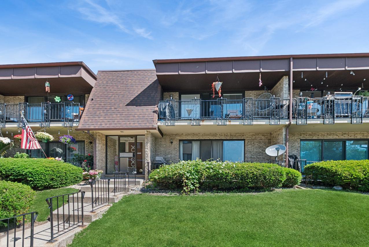 9111 S Roberts Rd. #7C, Hickory Hills, IL 60457