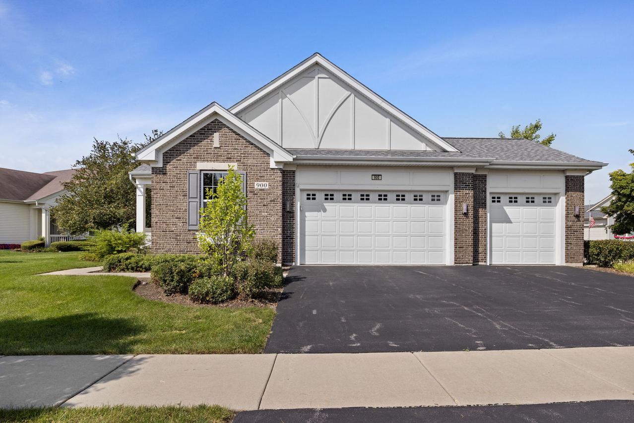 900 Scottsdale Dr., Hampshire, IL 60140