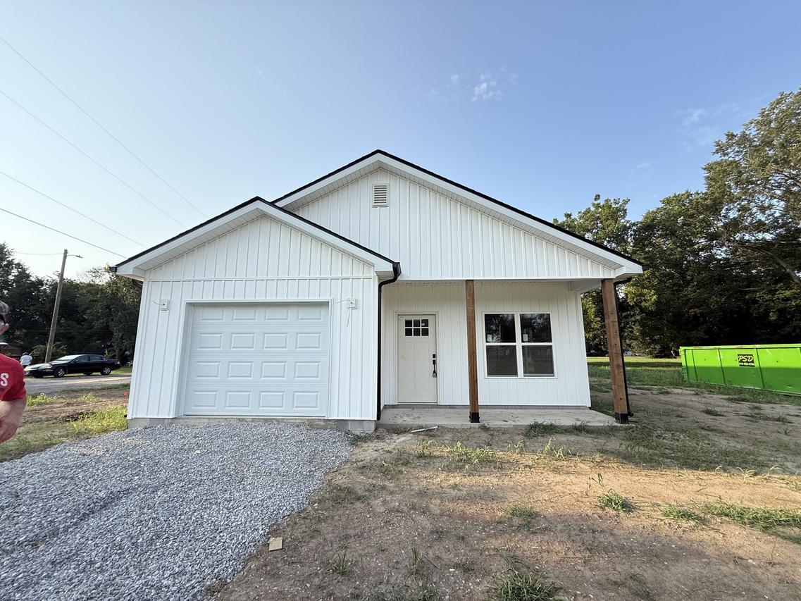 322 W Franklin St., Duquoin, IL 62832