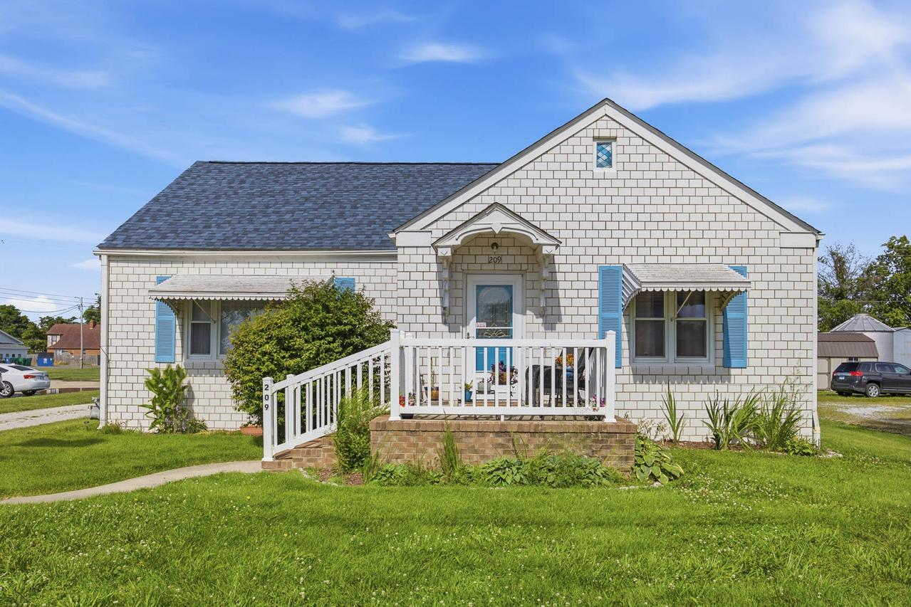 209 S Broadway, Hoffman, IL 62250