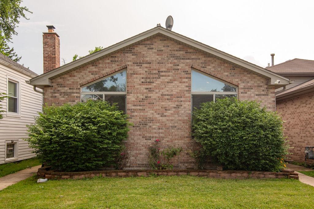 12402 S Racine Ave., Calumet Park, IL 60827