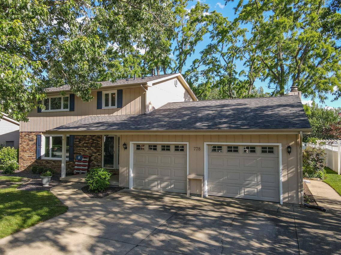 778 Woodstock Ln., Bourbonnais, IL 60914