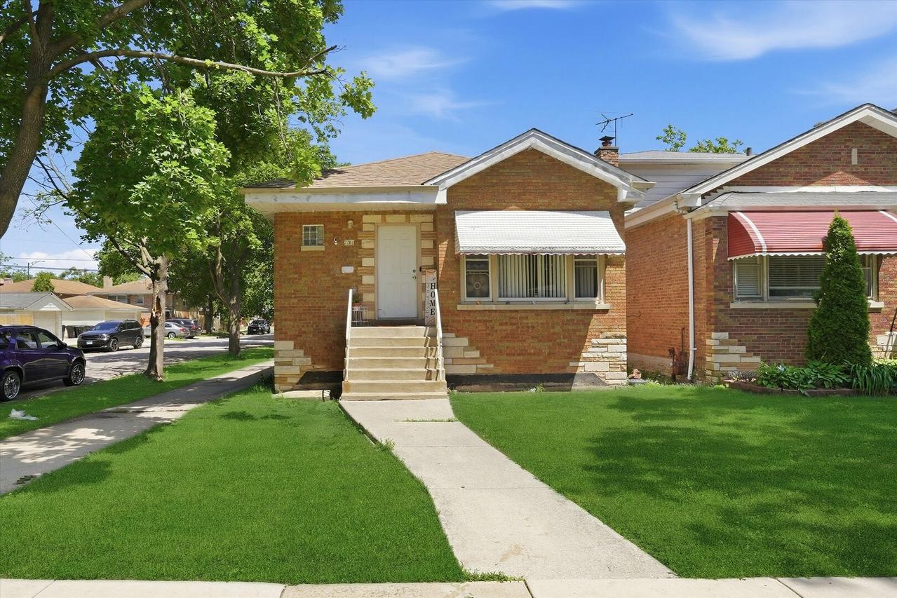 7201 S Sawyer Ave., Chicago, IL 60629