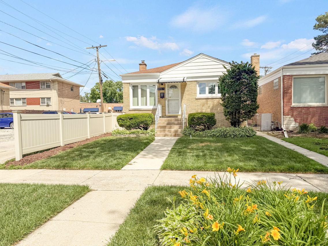 2217 Keystone Ave., North Riverside, IL 60546