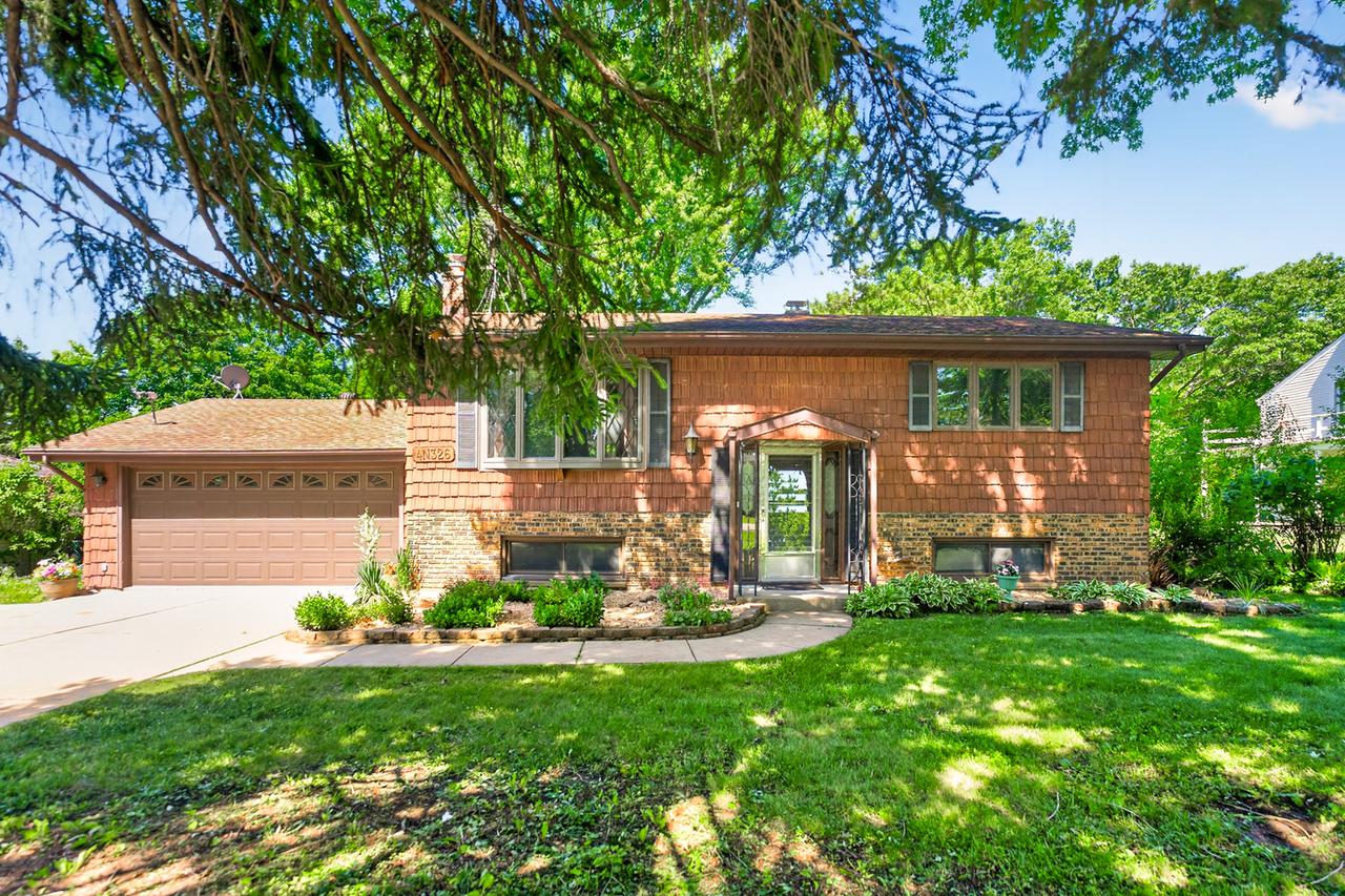 4N326 Wiant Rd., West Chicago, IL 60185