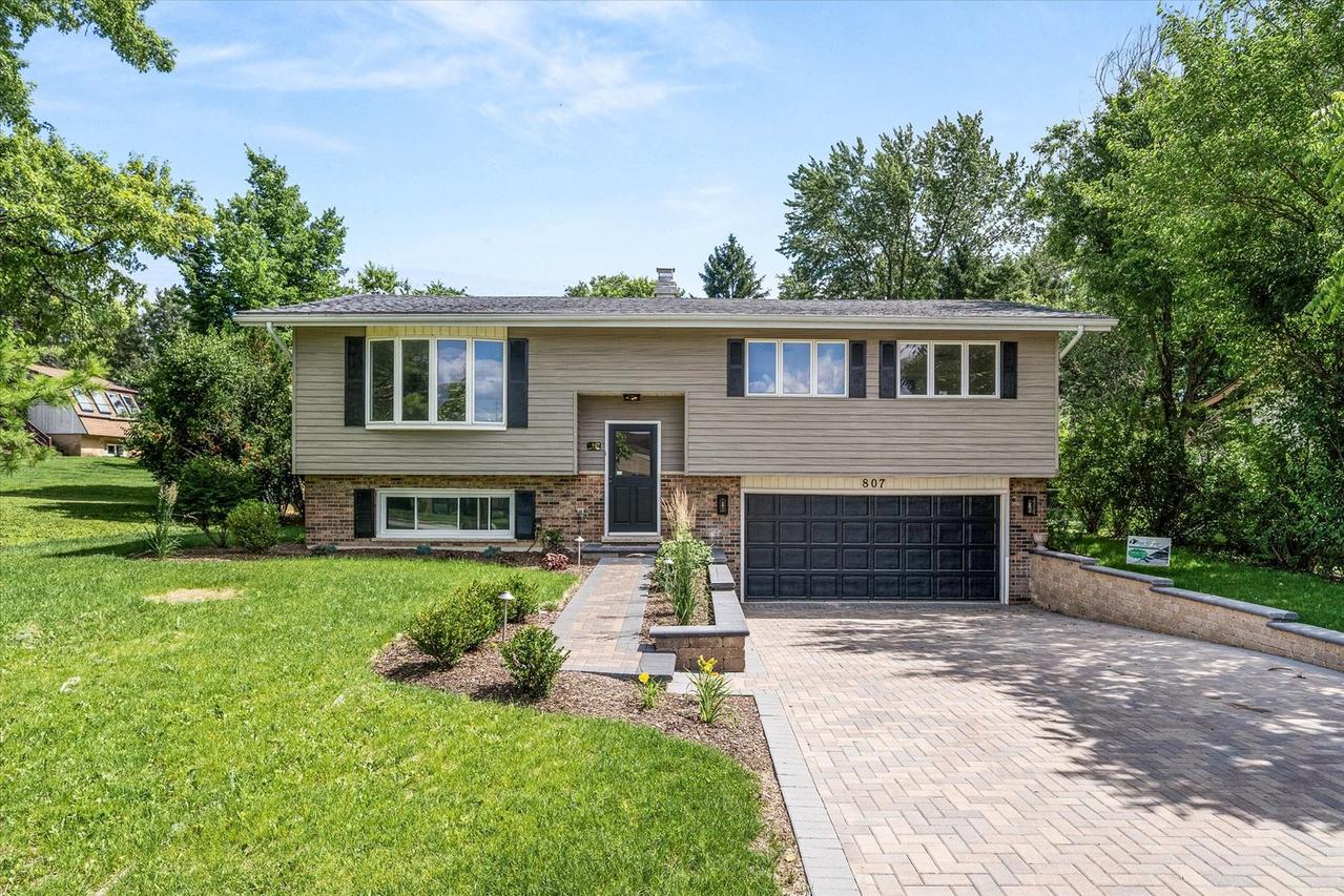 807 Division St., Lisle, IL 60532
