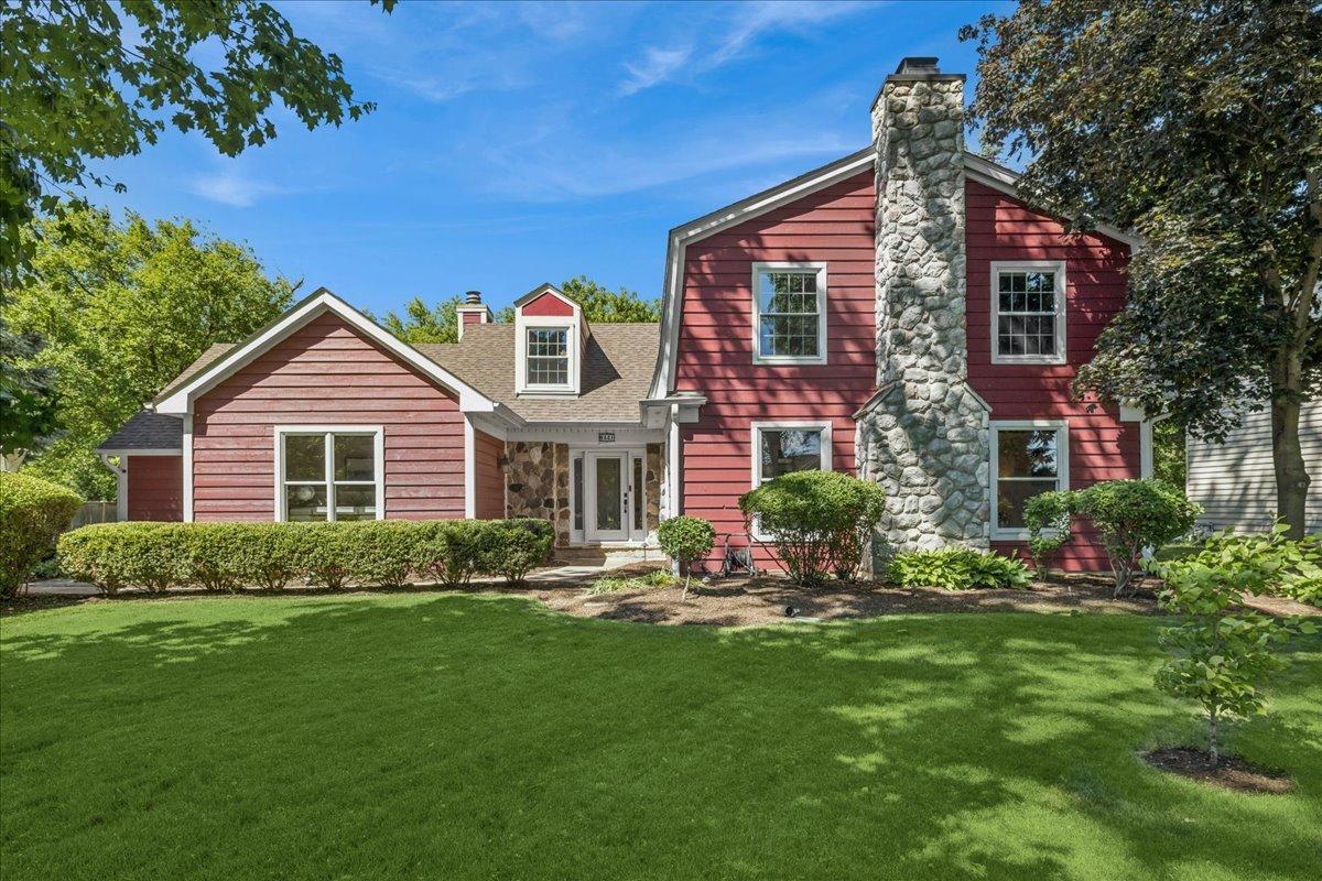 441 Appley Ave., Libertyville, IL 60048