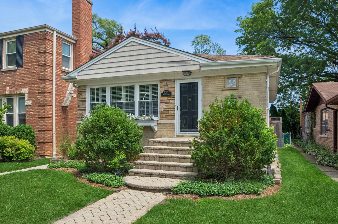 7085 N Mason Ave., Chicago, IL 60646