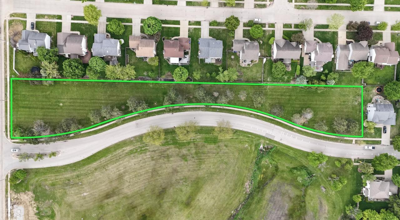 Eagle Crest Rd., Bloomington, IL 61704