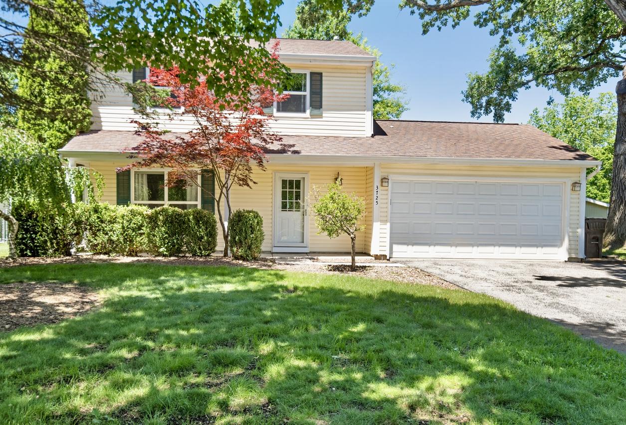 3725 Newport Dr., Island Lake, IL 60042