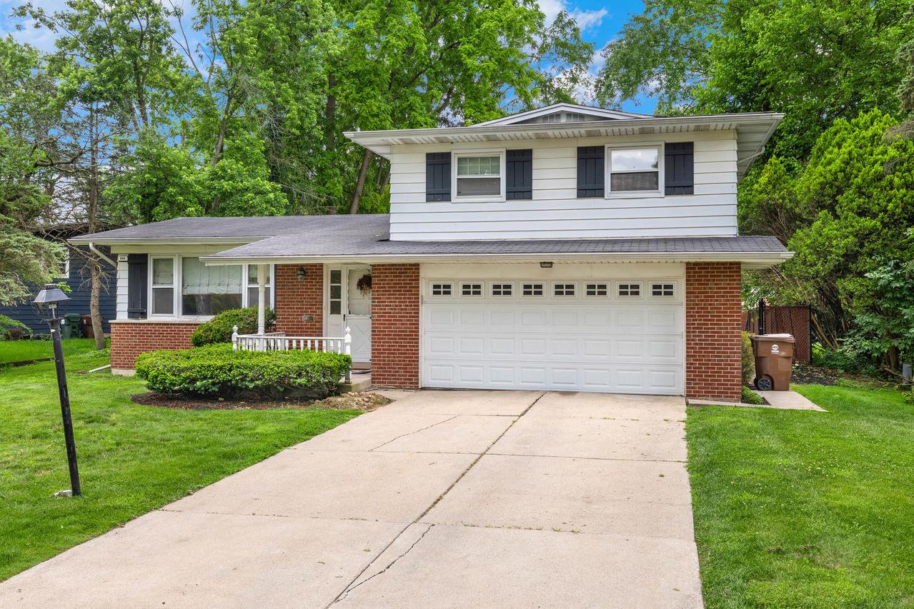 804 W Manor Ct., Glenwood, IL 60425