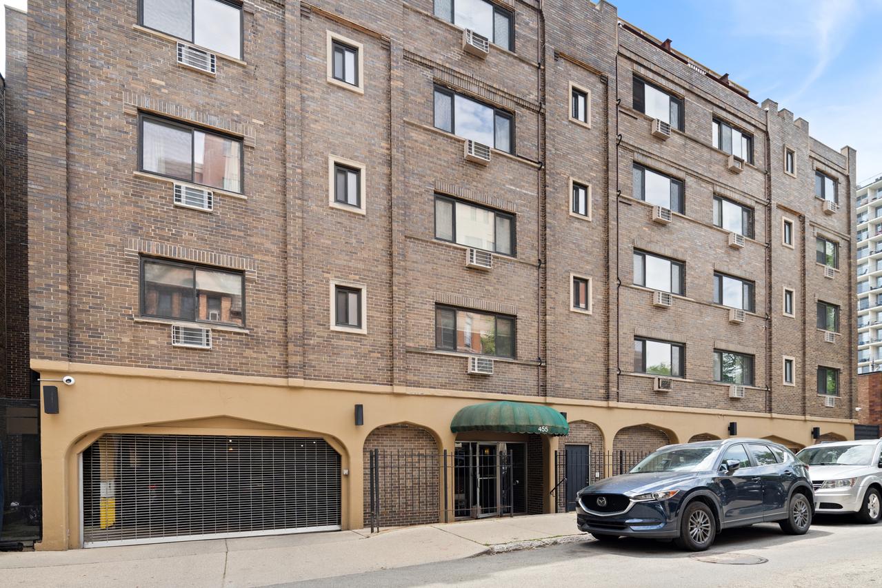 455 W Saint James Pl. #506, Chicago, IL 60614