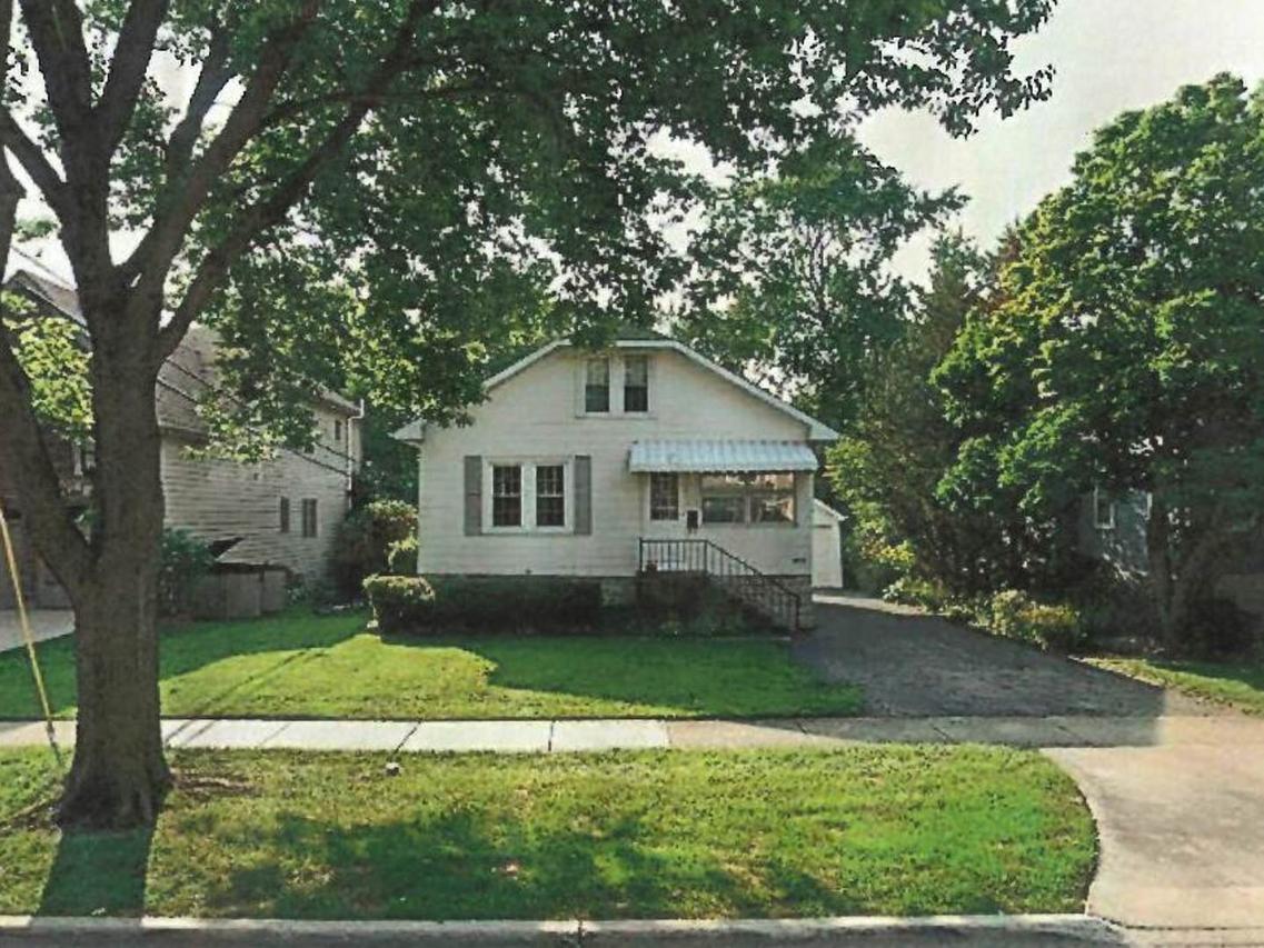 4632 Washington St., Downers Grove, IL 60515