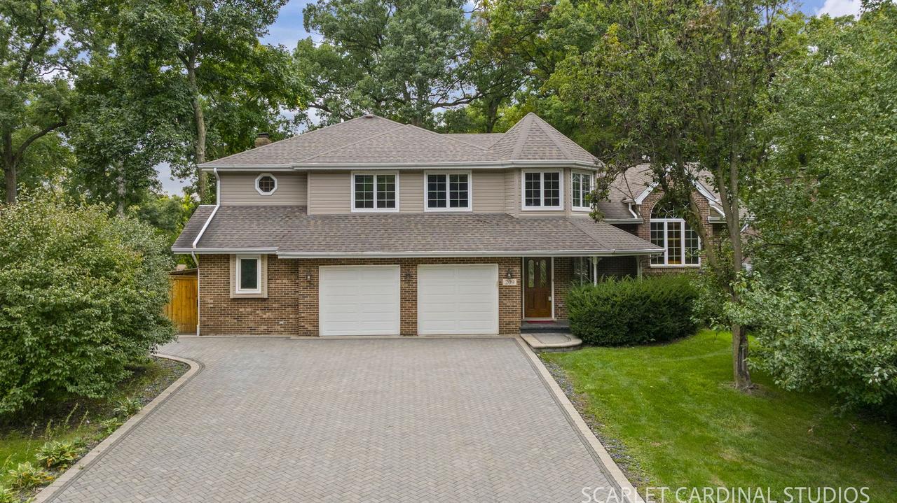 209 Glenwood Ave., Willow Springs, IL 60480