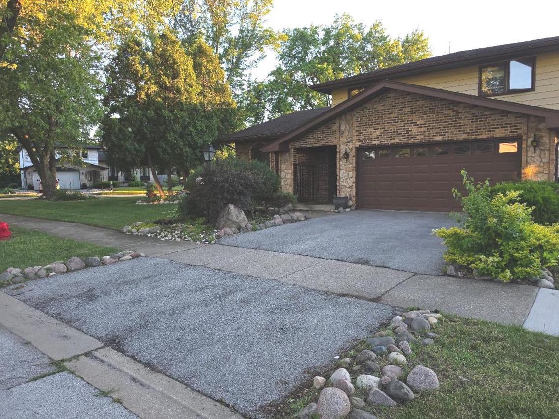1018 E 193rd Pl., Glenwood, IL 60425