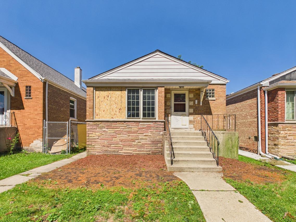 5208 S Long Ave., Chicago, IL 60638