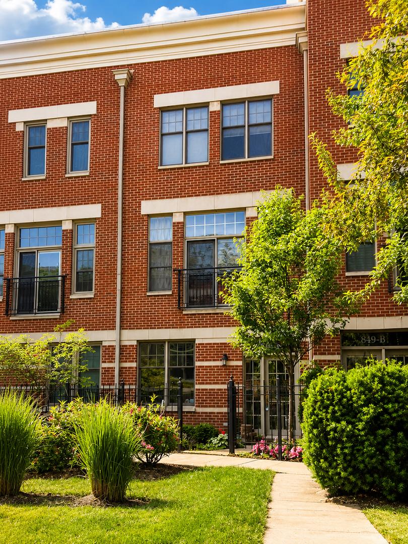 849 N May St. #F, Chicago, IL 60642