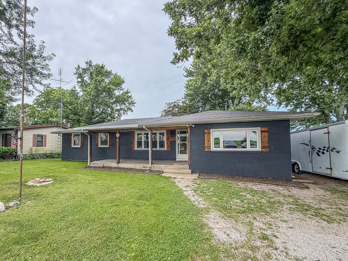 5155 Lake Rd., Mattoon, IL 61938