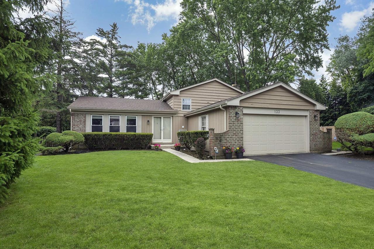 133 Burr Oak Ct., Deerfield, IL 60015