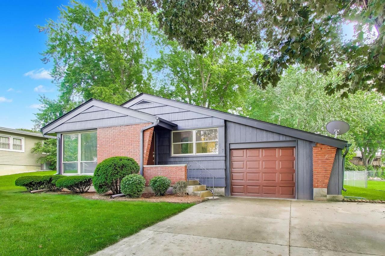267 Panama Ave., Hampshire, IL 60140