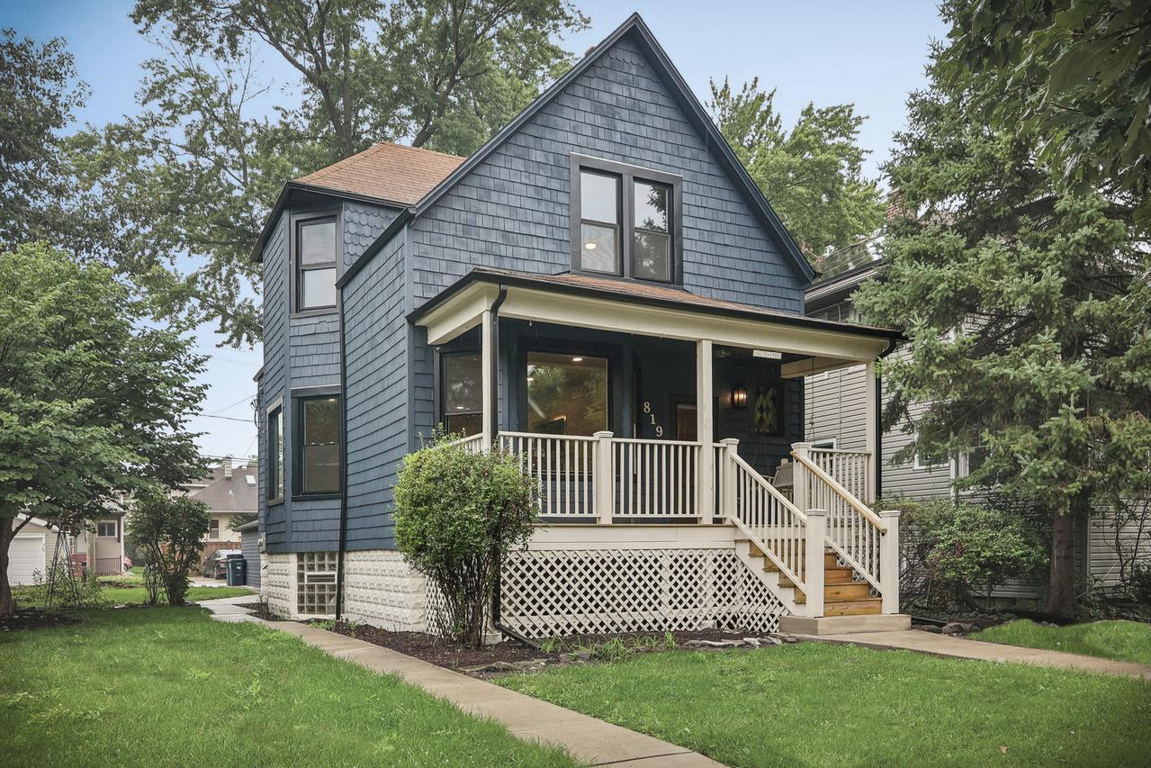 819 Mapleton Ave., Oak Park, IL 60302