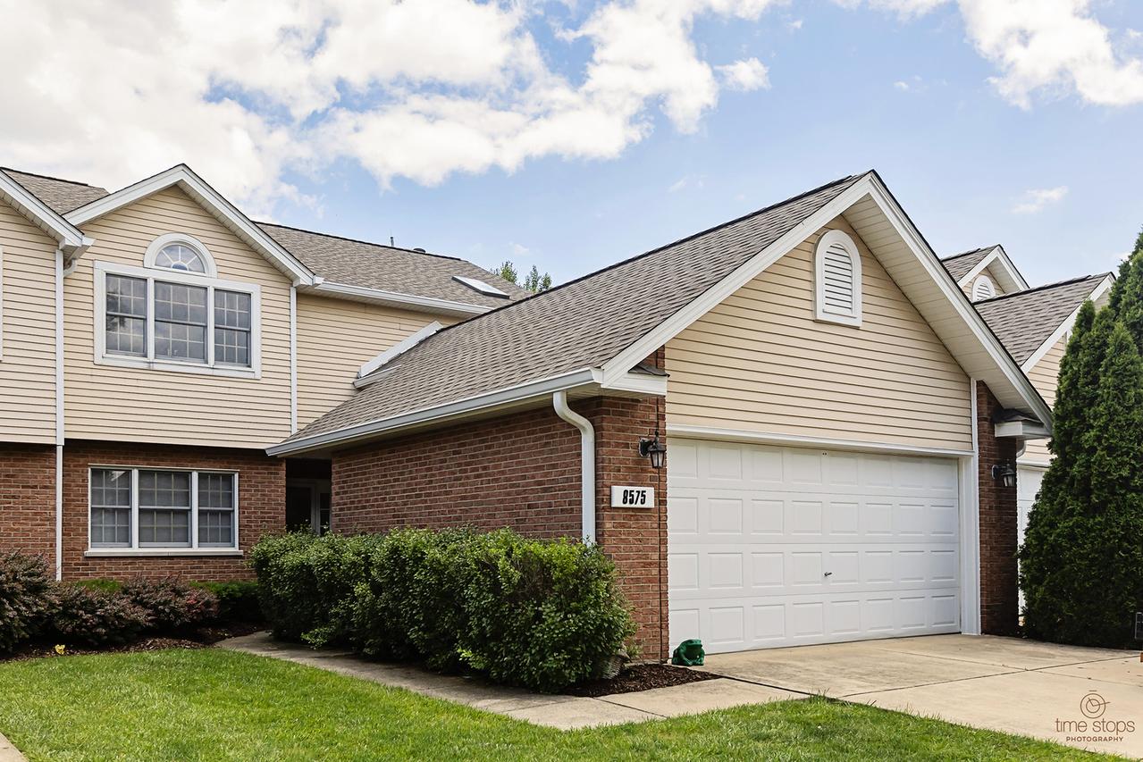 8575 Sandalwood Dr., Darien, IL 60561