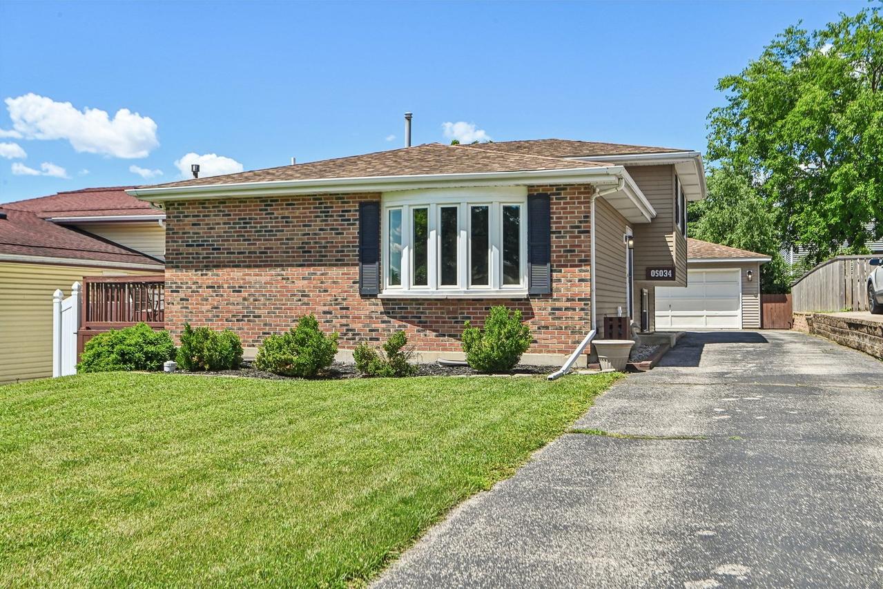 0S034 Calvin Ct., Winfield, IL 60190