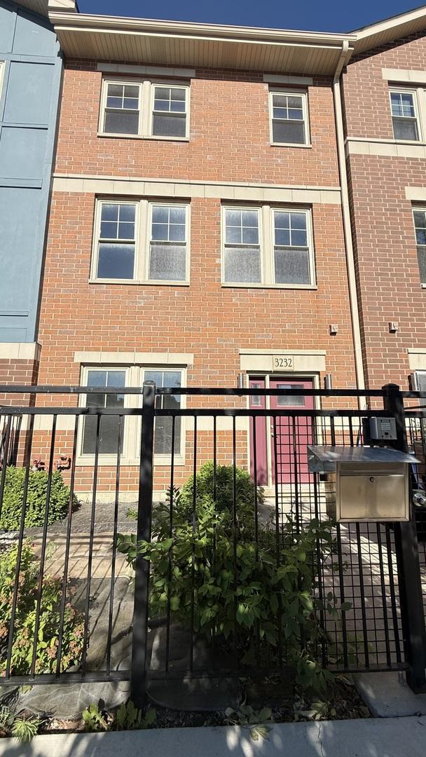 3232 S Shields Ave., Chicago, IL 60616
