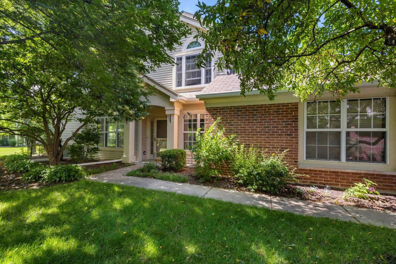 30W022 Juniper Ct., Warrenville, IL 60555