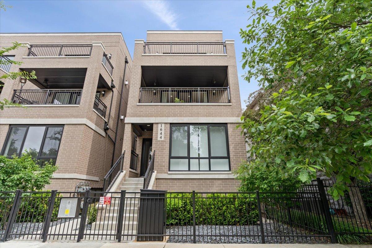 1644 W Diversey Pkwy. #2, Chicago, IL 60614