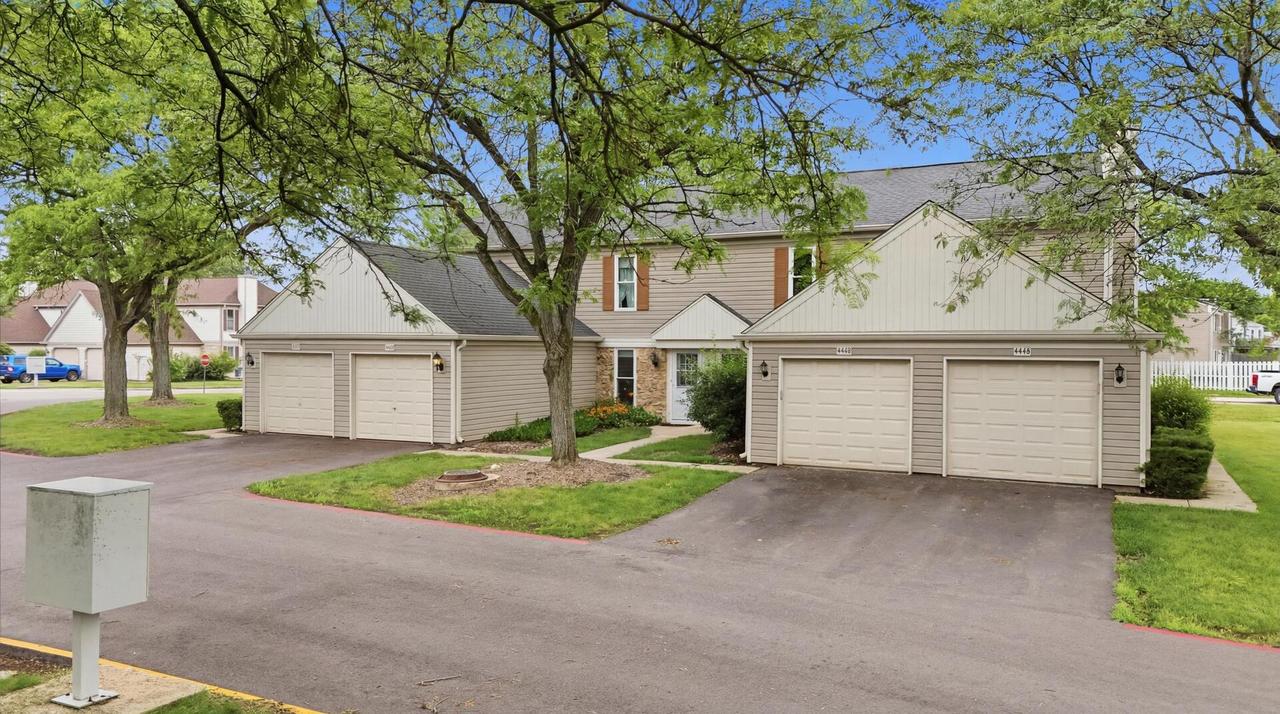 2674 Waterford Ct., Aurora, IL 60502