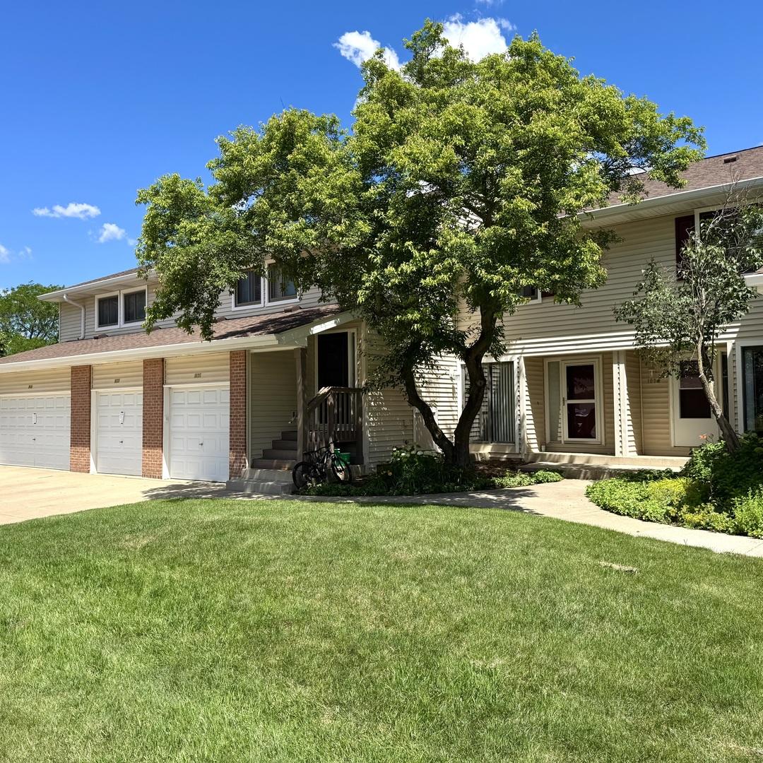 1036 N Pine Tree Cir., Buffalo Grove, IL 60089