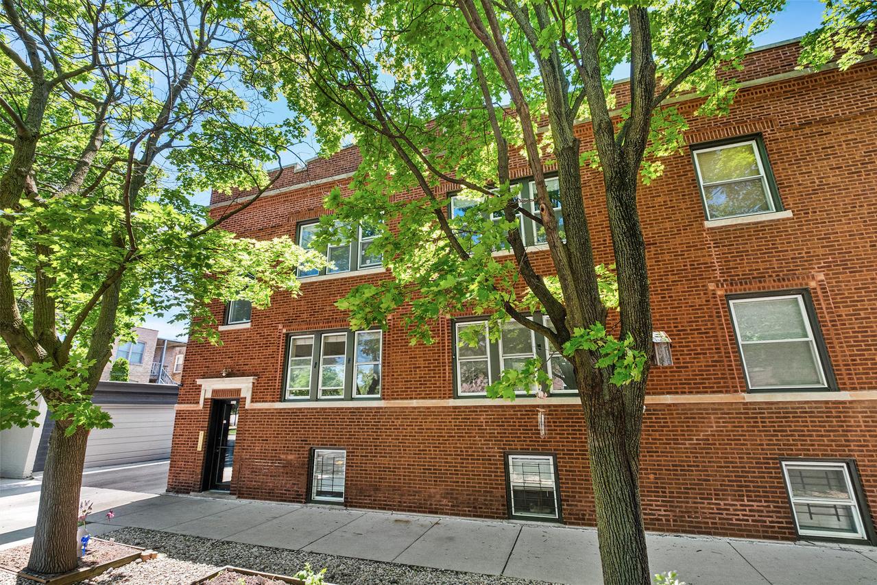 2315 W Waveland Ave. #1, Chicago, IL 60618