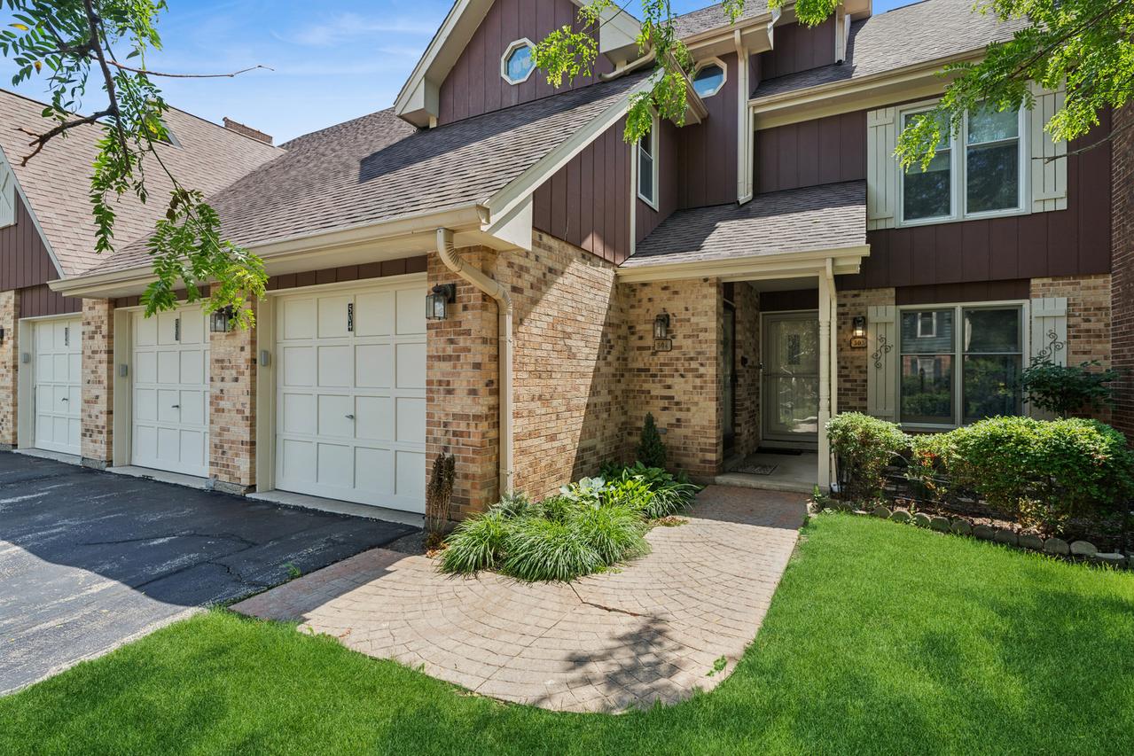 503 Country Ln., Des Plaines, IL 60016