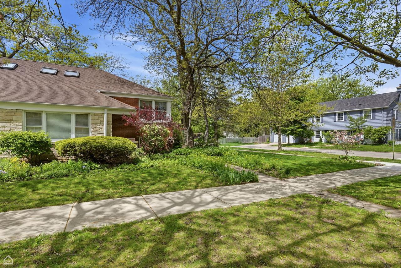414 Barton Ave., Evanston, IL 60202