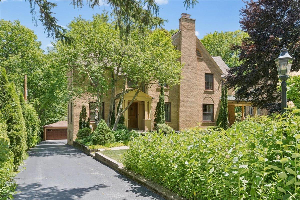 957 Wade St., Highland Park, IL 60035