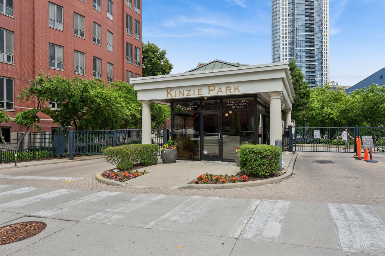 473 N Clinton St., Chicago, IL 60654
