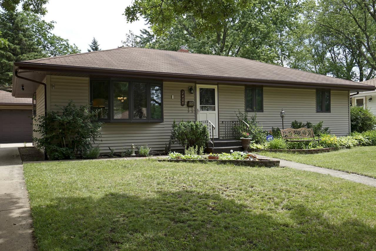 2404 Winnetka Dr., Rockford, IL 61108