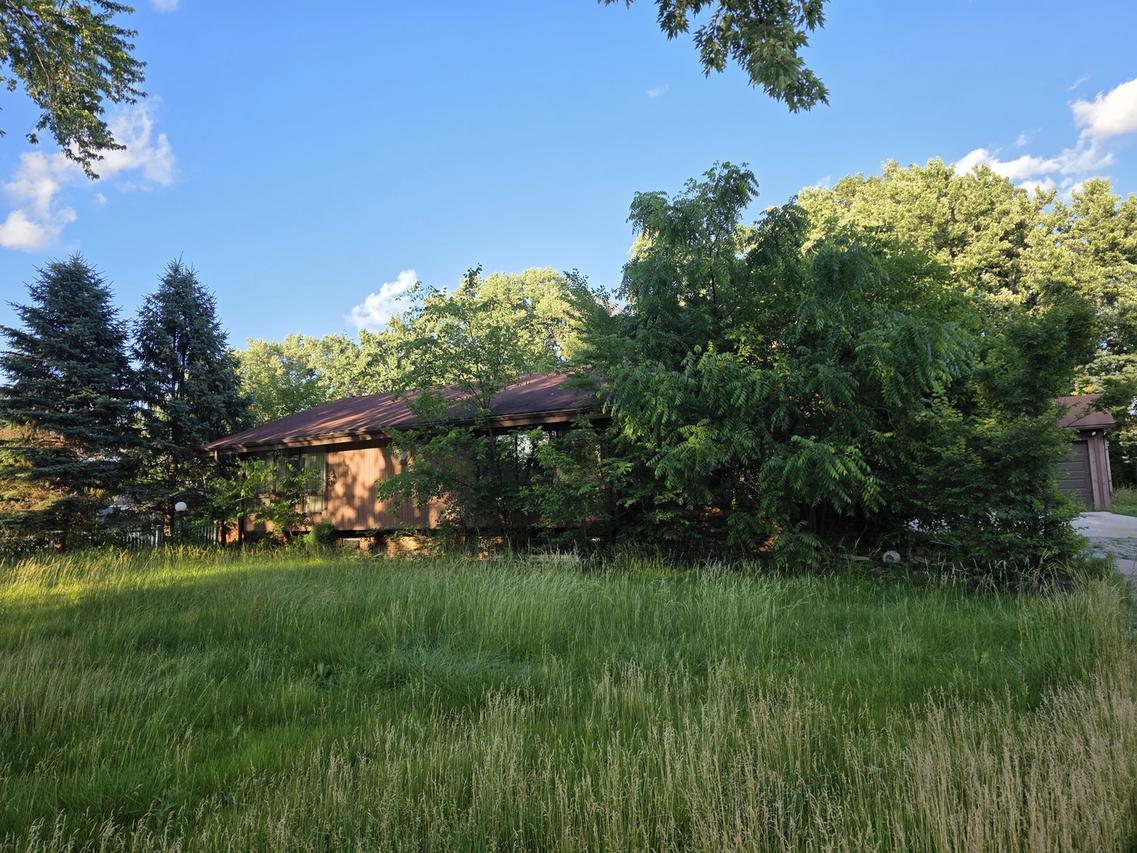 1333 Sunset Dr., Schaumburg, IL 60193