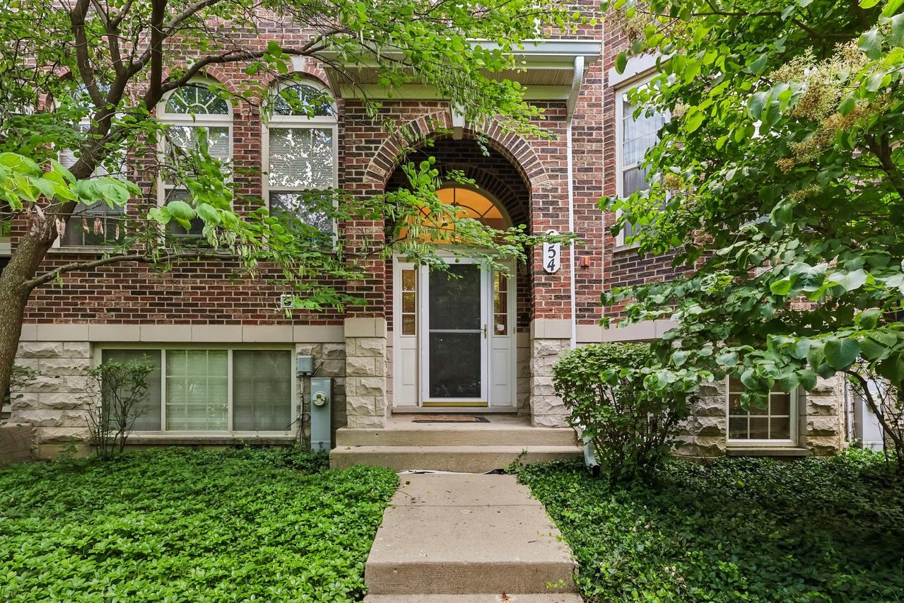 654 Astor Ln., Wheeling, IL 60090