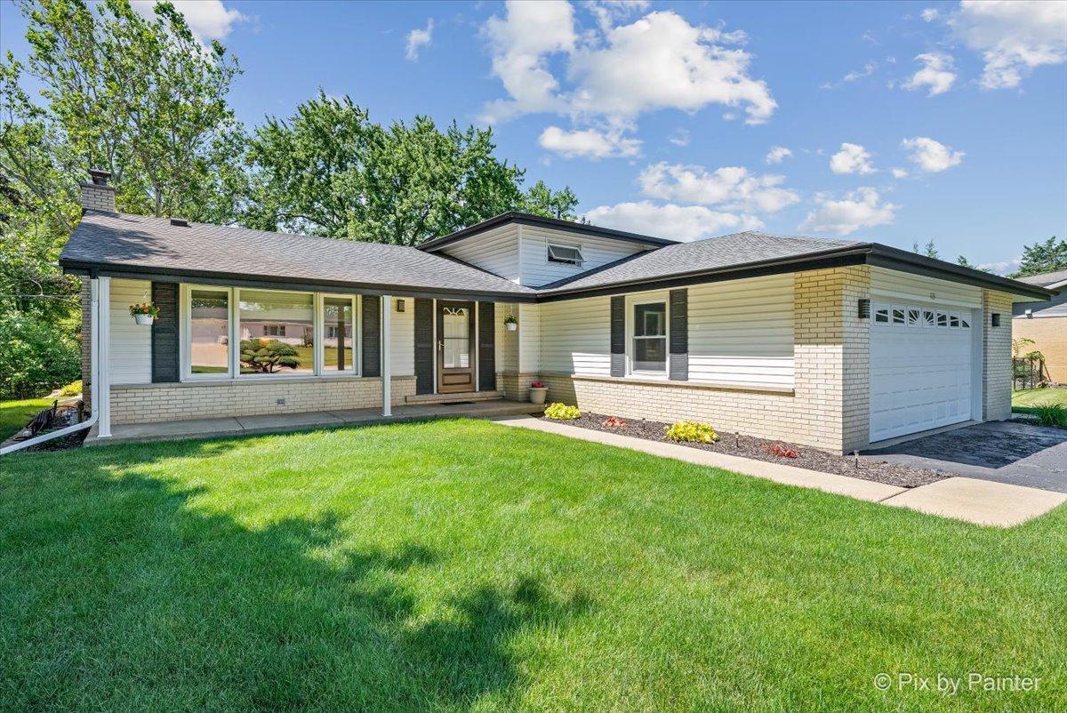 113 W Monterey Ave., Schaumburg, IL 60193