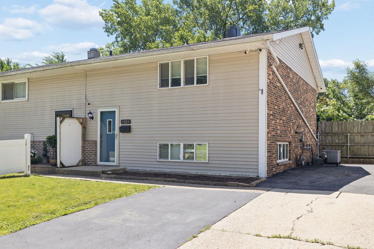 1323 Highland Ave., Lockport, IL 60441