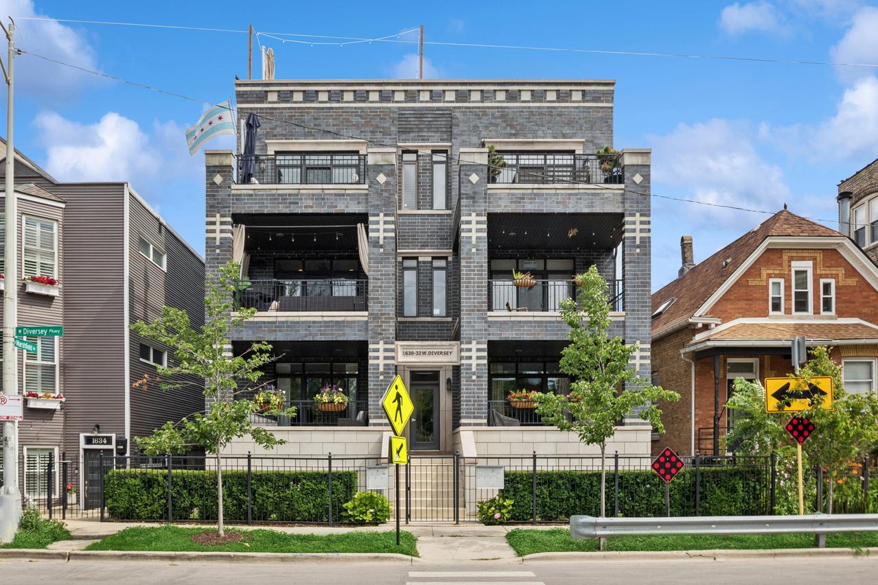 1632 W Diversey Pkwy. #3W, Chicago, IL 60614
